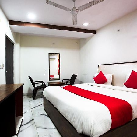 Oyo 44174 Hotel Mid Town Prime Harthala Buitenkant foto