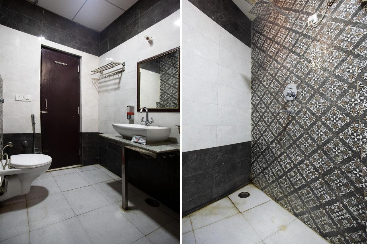 Oyo 44174 Hotel Mid Town Prime Harthala Buitenkant foto