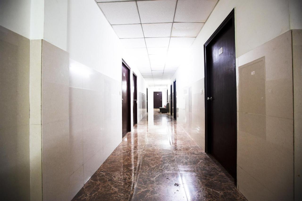 Oyo 44174 Hotel Mid Town Prime Harthala Buitenkant foto