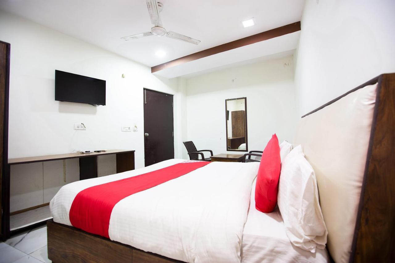 Oyo 44174 Hotel Mid Town Prime Harthala Buitenkant foto