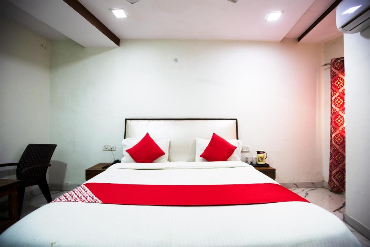 Oyo 44174 Hotel Mid Town Prime Harthala Buitenkant foto