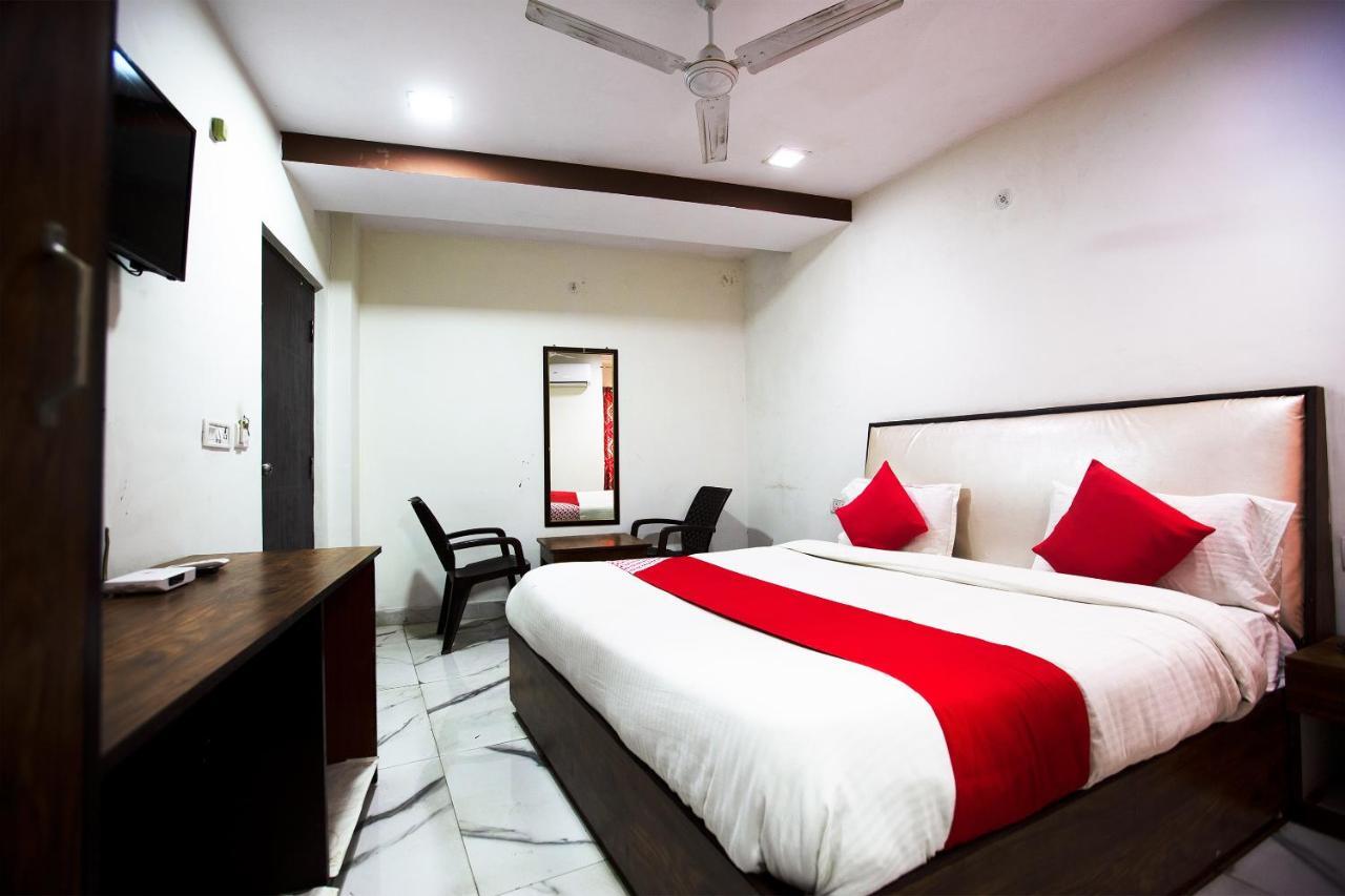 Oyo 44174 Hotel Mid Town Prime Harthala Buitenkant foto