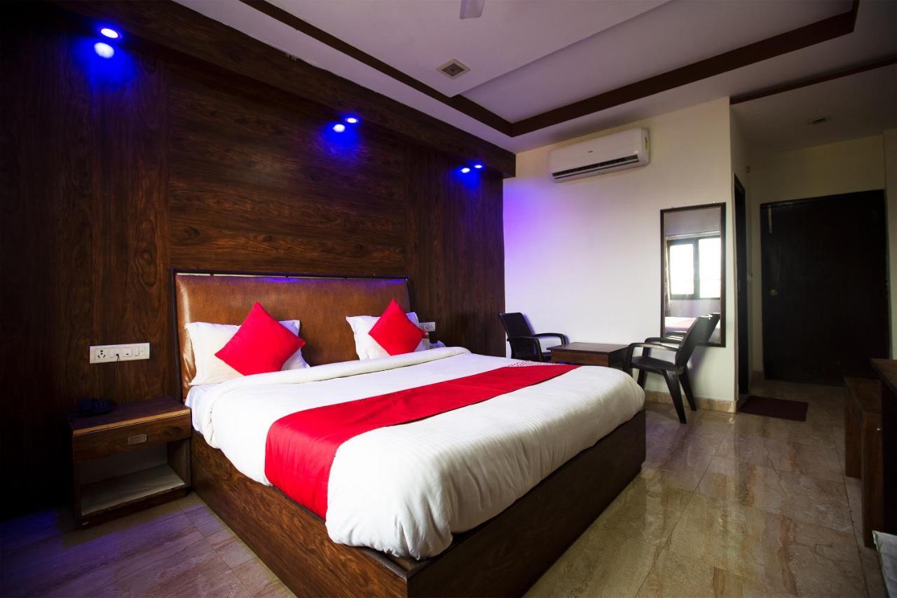 Oyo 44174 Hotel Mid Town Prime Harthala Buitenkant foto