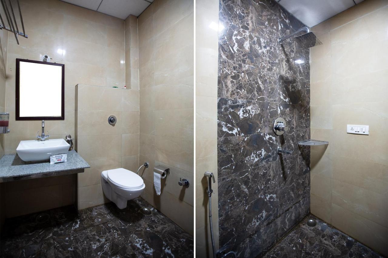 Oyo 44174 Hotel Mid Town Prime Harthala Buitenkant foto